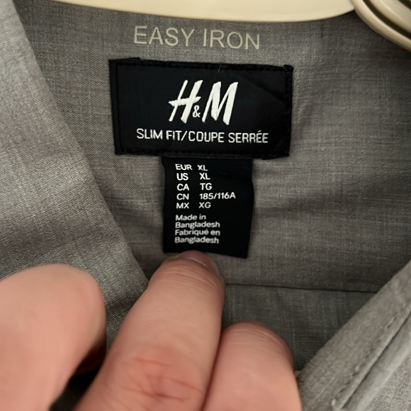 H&M Gray Dress Shirt with Long Sleeves and Collared Neckline - Picture 3 of 3